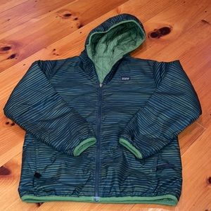 Boys size 10/12 reversible Patagonia